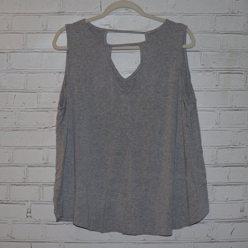 🌫️ Ultra Flirt Gray Blouse ✨ Size 2X • Sleek & Versatile